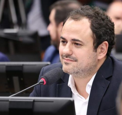 Conselho de Ética da Câmara arquiva pedido de cassação contra deputado Glauber Braga