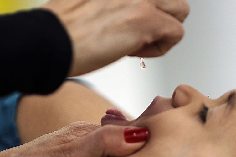 No ‘Dia D’, São Paulo administra quase 120 mil doses de vacina.