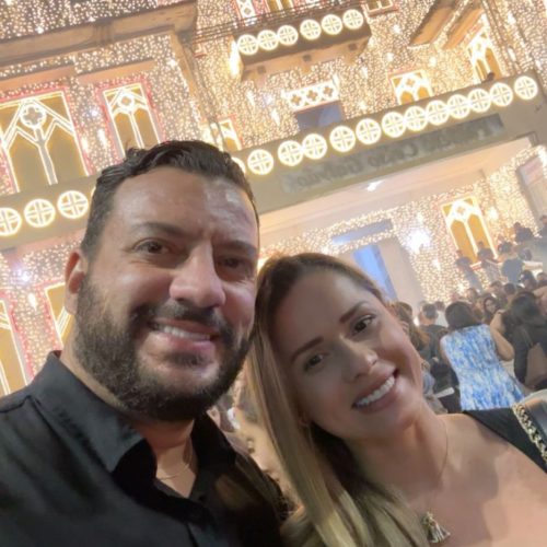 Robson e Agnes Ouro Preto prestigiam abertura do Encantos do Natal em Garanhuns