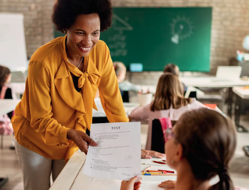 Propostas para a Valorização do Professor e Melhoria do Currículo Educacional no Brasil