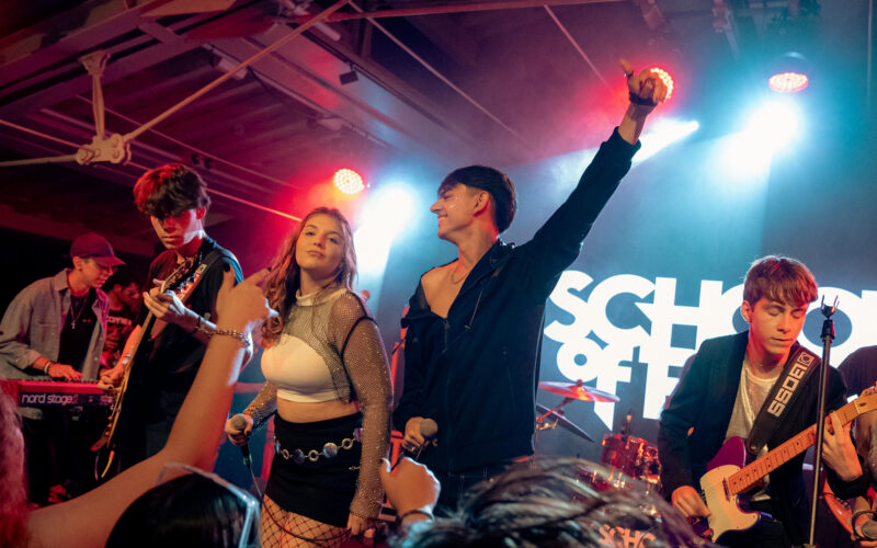 Com foco em empresários e investidores, School of Rock realiza evento gratuito em Goiânia