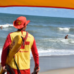 Paraná aumenta remuneração de guardas-vidas civis que atuam de forma voluntária.