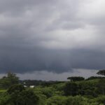 Simepar e Defesa Civil emitiram aviso de tempestade no estado do Paraná.