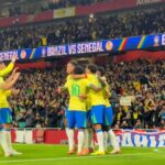 Brasil supera Senegal com placar de 2 a 0 em partida amistosa antes da Copa do Mundo.