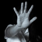 Em Maringá, mulheres esperam seis dias por proteção, quatro a mais que o esperado por lei.