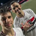 Domínio do São Paulo sobre o Santos no Morumbi resulta em vitória e alívio no Campeonato Paulista.