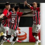 Vitória fora de casa leva São Paulo à semifinal do Paulista ao derrotar o Bragantino