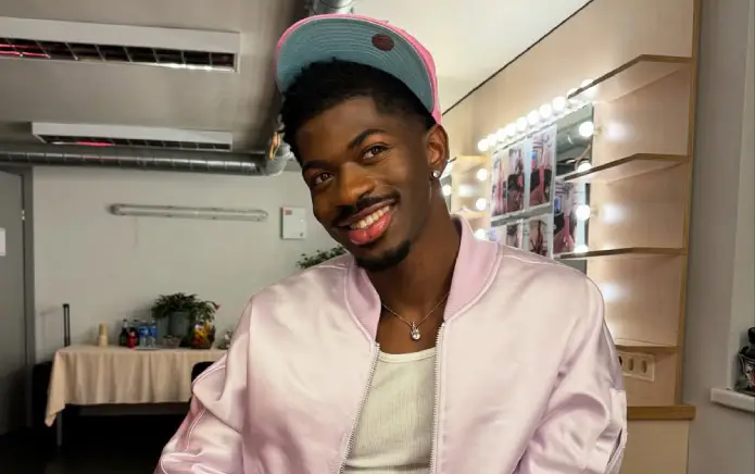 Lil Nas X nega acusações e se declara inocente de possível pena de cinco anos de prisão