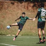 Pedrinho está de volta ao Maringá FC após passar por empréstimos e se recuperar de lesão