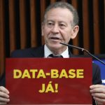 Deputado Professor Lemos (PT) pressiona por aumento salarial e urgência na data-base.