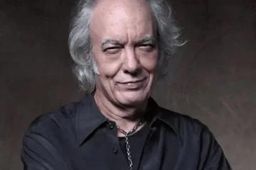 Herdeiros de Erasmo Carlos levantam suspeitas sobre transferência de R$ 300 mil no dia do falecimento e buscam apoio judicial